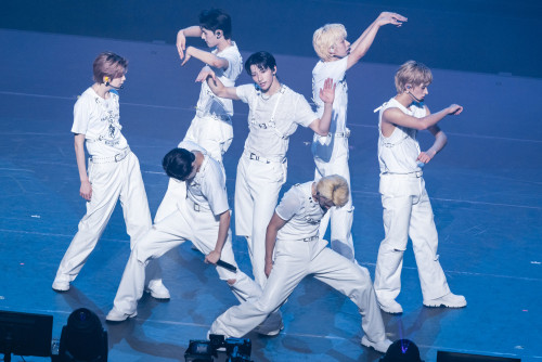 20250826【NEXZ】「NEXZ LIVE TOUR 2025 “One Bite”」大阪公演ライブ写真⑨.jpg