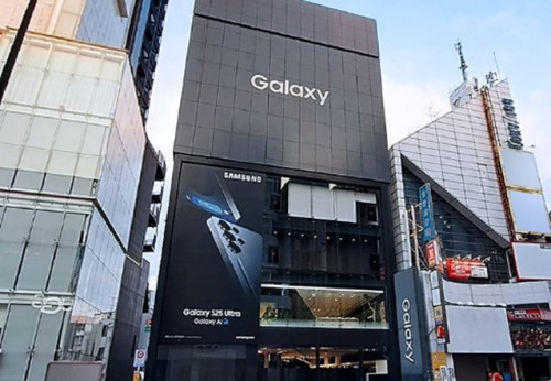233541_8_GalaxyHarajuku.jpg