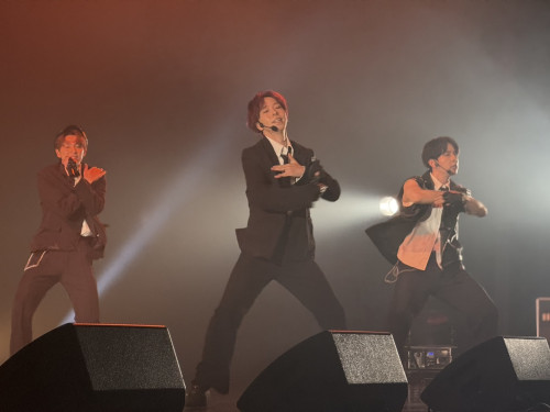 I1IT（左からKEI、Y、WON）.jpg
