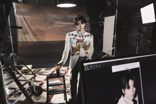 ‘The Action’ Pause ver. _TAESAN.jpg