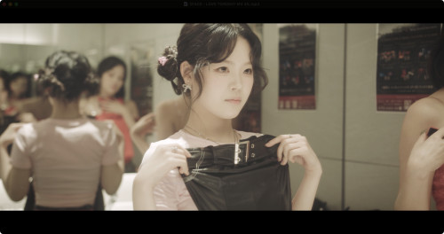 「LOVE TONIGHT」 MVでのNIKO.jpg