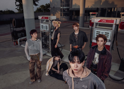 BND_5EP_Concept Photo_Play_단체_3.jpg