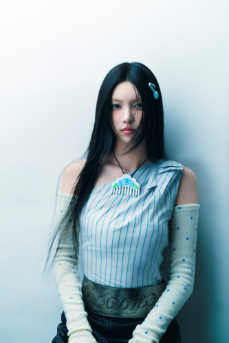 아일릿 싱글 1집 NOT CUTE 콘셉트 포토 (5) 윤아.jpg