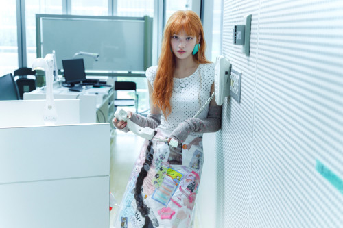 아일릿 싱글 1집 NOT CUTE 콘셉트 포토 (9) 이로하.jpg