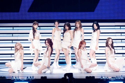 NiziU NIPPON BUDOUKAN 1_撮影：田中聖太郎.jpg