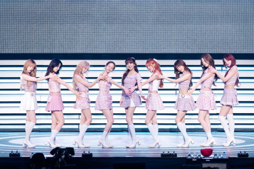 NiziU NIPPON BUDOUKAN 5_撮影：田中聖太郎.jpg