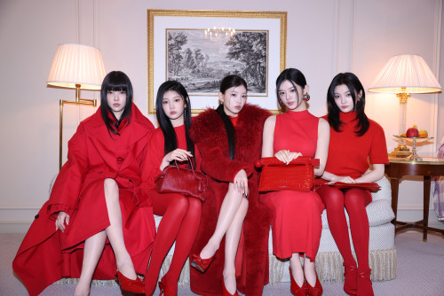 아일릿 26 FW 자크뮈스 쇼.jpg