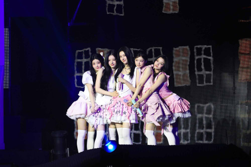 아일릿 &lsquo;ILLIT LIVE &lsquo;PRESS START&hearts;︎&rsquo; in SEOUL&rsquo; (1)0316.jpg