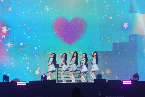 아일릿 &lsquo;ILLIT LIVE &lsquo;PRESS START&hearts;︎&rsquo; in SEOUL&rsquo; (4)0316.jpg