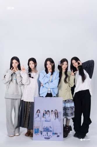 아일릿 (1) 데뷔 2주년.jpg