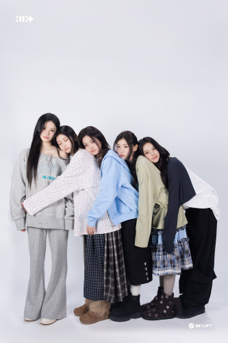 아일릿 (2) 데뷔 2주년.jpg