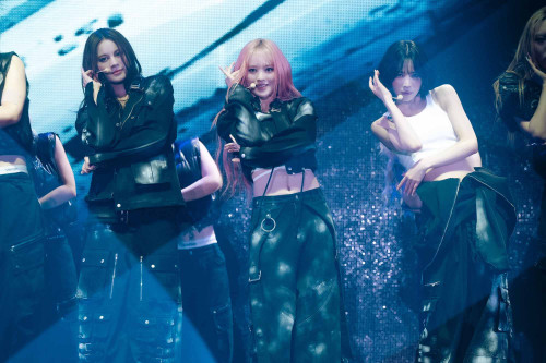 NiziU NE FKUOKA_7_撮影:田中聖太郎、河村美貴(田中聖太郎写真事務所)0330.jpg