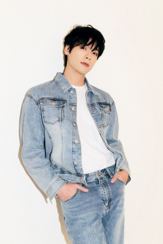 チェ・ダニエル_アー写_&copy;STAR ROAD COMPANY.jpg