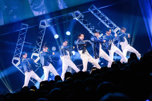 aoen_パフォーマンス_FINISH LINE&copy;JCONIC記載お願いします.jpeg0424.jpg