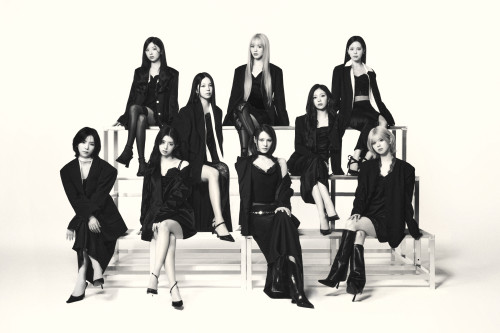 NiziU_Best AL_Portfolio_Main Asya_Group.jpg