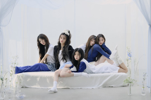 ILLIT _Special Photo小.jpg