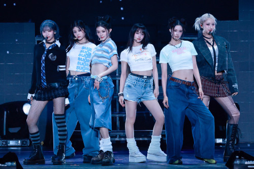 05-GROUP_I Got Your Back_JISU_WONHEE_MINJU_IROHA_YUNAH_MOMOKA.jpg