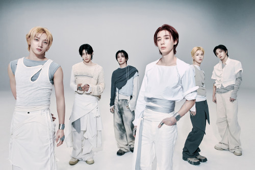BND &lsquo;HOME&rsquo; WEAVER ver. Concept Photo.jpg