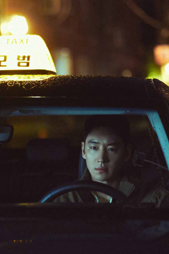 TaxiDriver3_10905.jpg