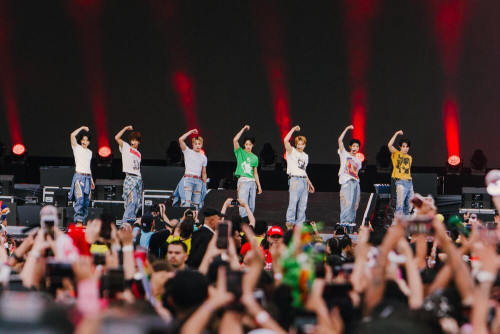 【NEXZ】「Rock in Rio 2026」ライブ写真②.jpg