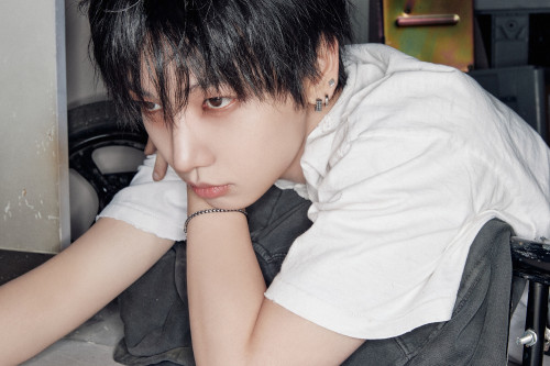 HOME DELUXE_HAZE ver (3) JAEHYUN.jpg