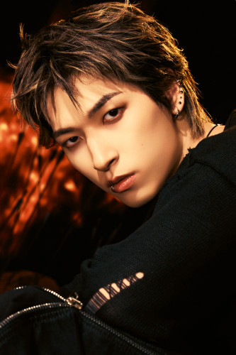 JO1 11TH Artist Photo_SKY.jpg