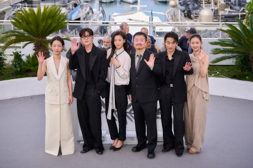 ★Colony_Cannes_Still_02.jpg