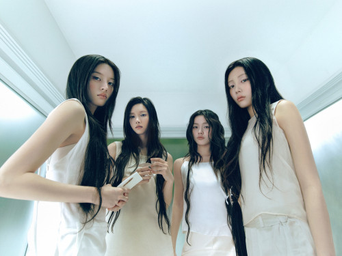 아일릿 미니 5집 콘셉트 포토 (2).jpg