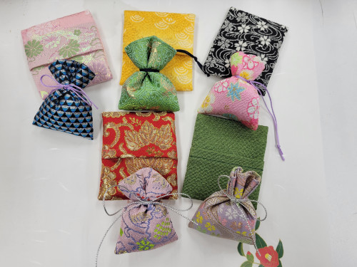 お香教室開催　燻物屋香輪　匂袋①