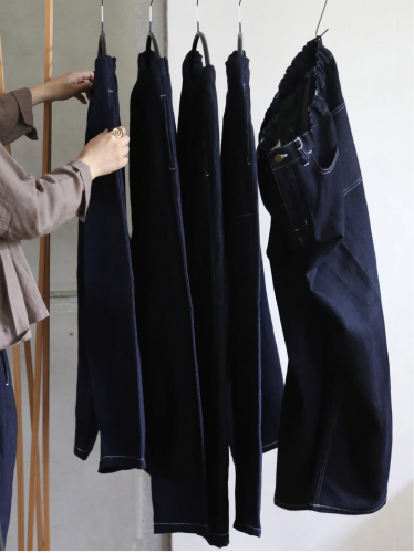 HUISさんのシャトルデニムパンツ 5型揃いました◎