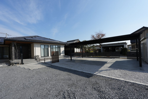 一年中快適に暮らせる、高性能な平屋。