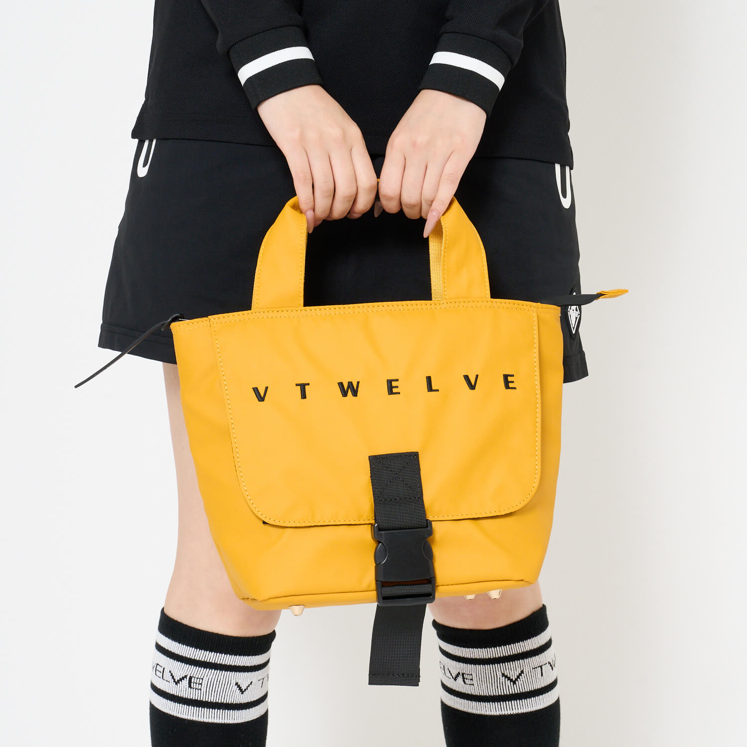 【新作入荷】V12 カートに置いた時までスタイルになるFLAP CART BAG