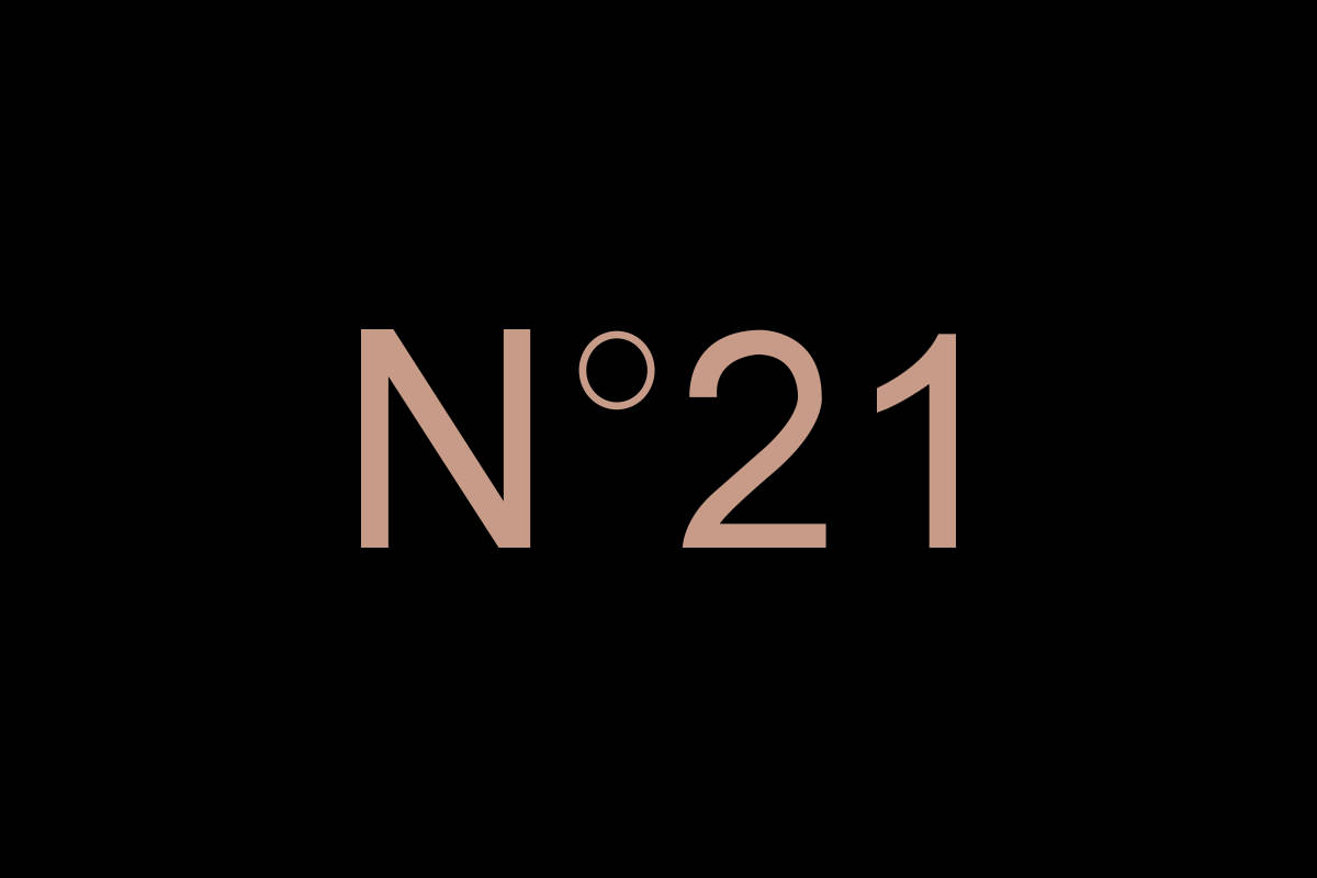 【新ブランド入荷】N°21 シンプルに違いを出すニット＆ロングTシャツ