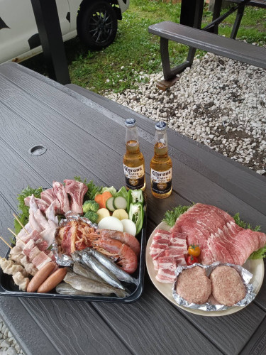 通常BBQセットに黄金豚セット