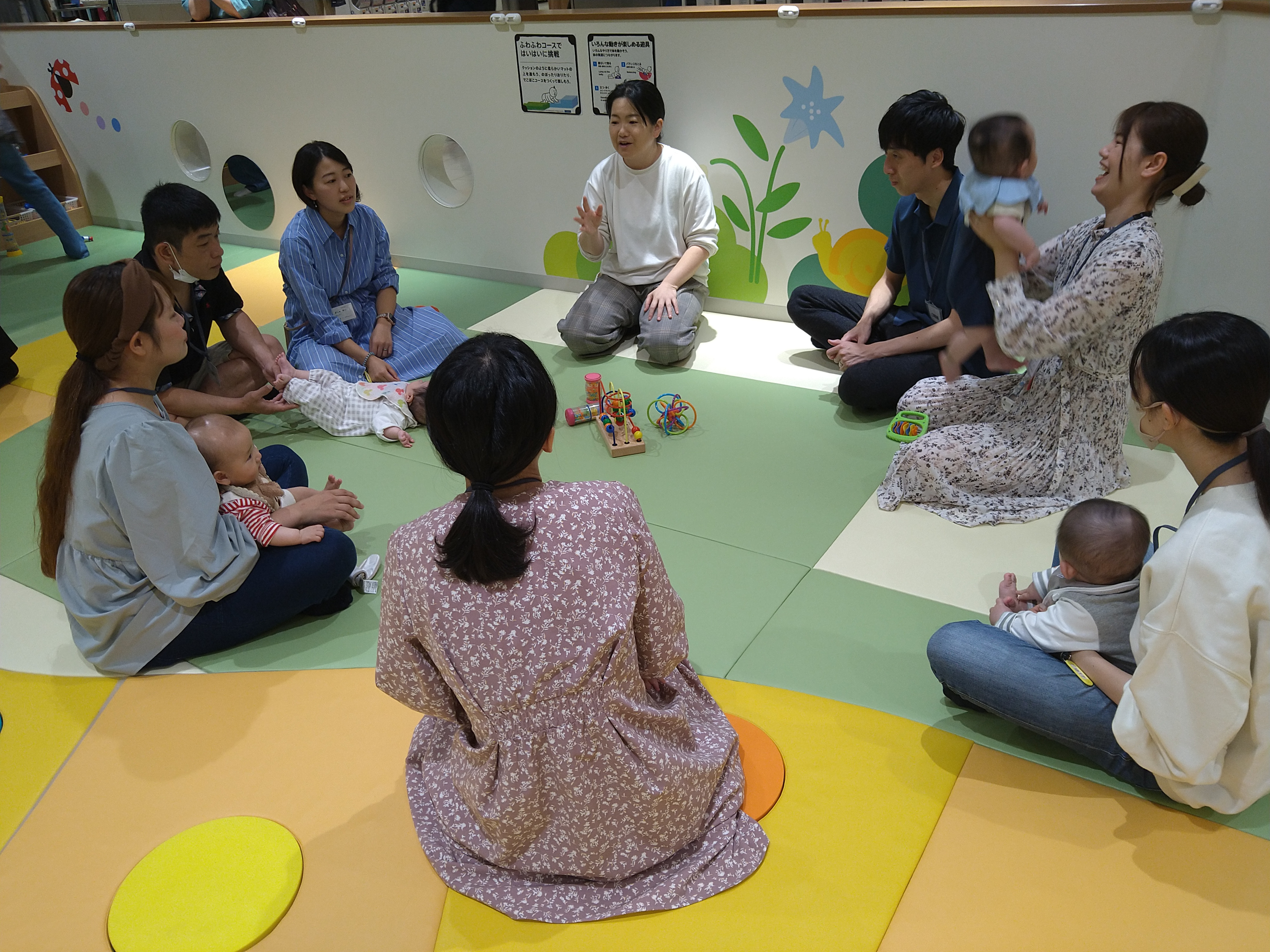 ０才児タイム（助産師さんとのおしゃべり会）