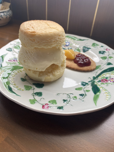 アイスクリームスコーンサンド