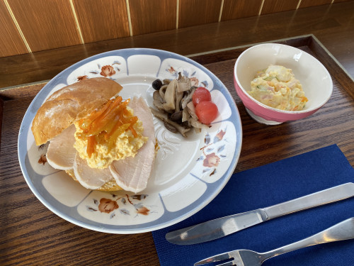 サラチキたまごサンド　デザート付き