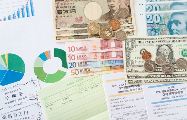 株価はバブル以後での、高値を更新中。iDeCoにNISA投資はした方がいいのだろうけどなんか騙されそうだし…