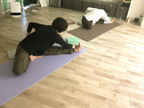 大和市ヨガスタジオ Mellow-Yoga メローヨガ グループレッスンある日の風景.JPG