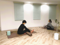 Mellow-Yoga メローヨガ南林間レッスン風景インストラクター.PNG