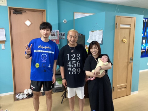 水城ＴＴＣ・水城卓球スクール奥様とあかちゃん.jpg