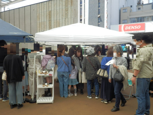 お目当てのブースへ1.JPG