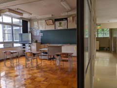 中学校教室01.jpg