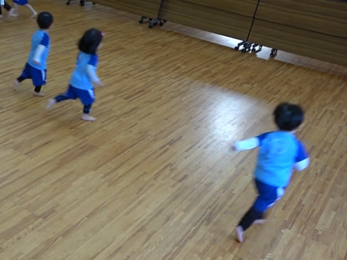 「まとまらない2歳児」が音でピタッと止まる瞬間──そこから生まれた集中の時間