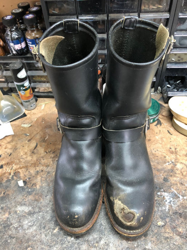 US10サイズ エンジニアブーツ レッドウイング との比較