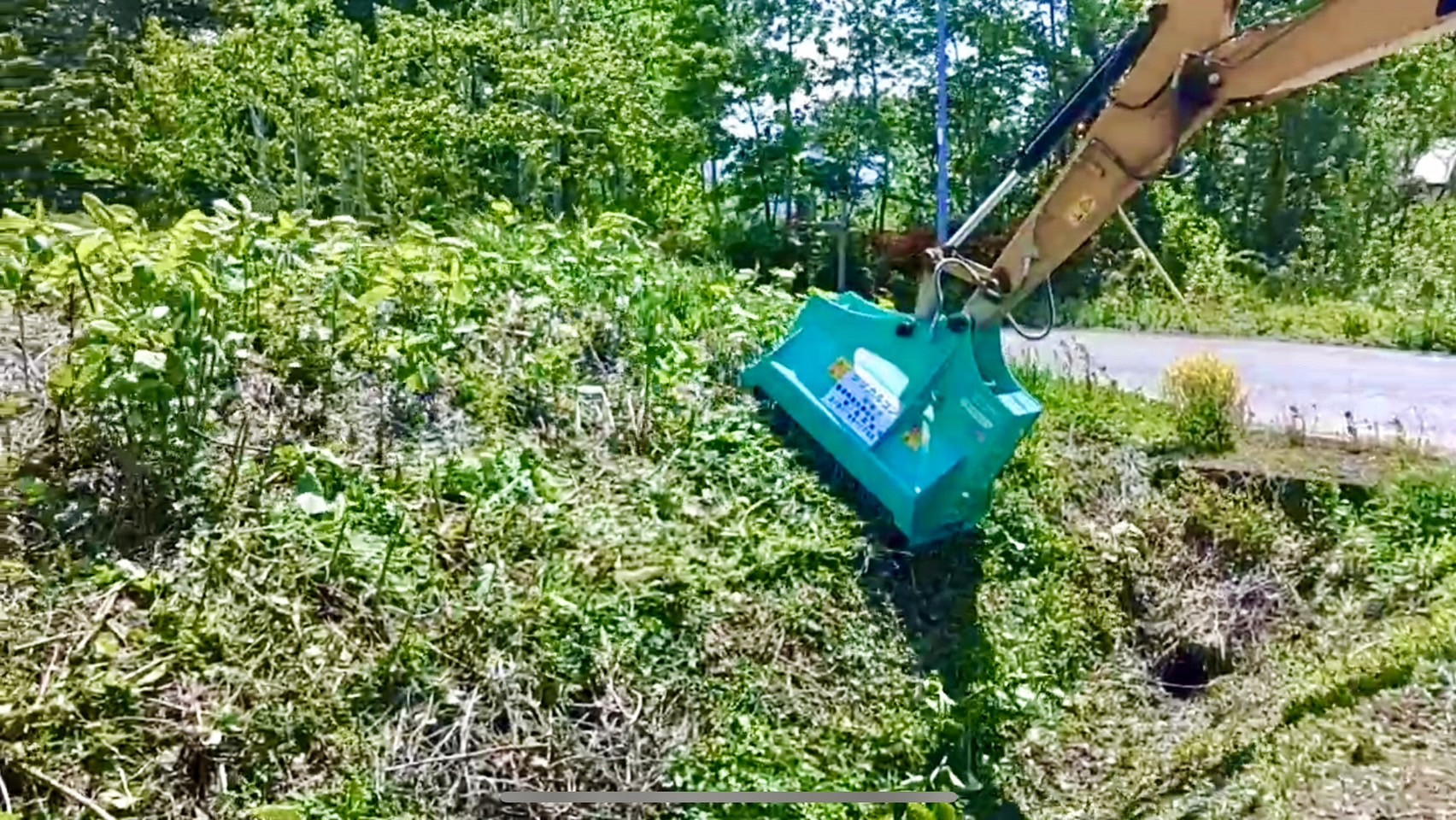 草刈り代行事業 - 有限会社仙北砕石