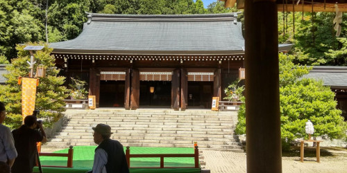 滋賀県近江神宮...時の記念日３