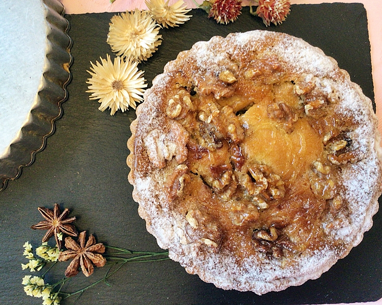 クルミとレーズンのタルト