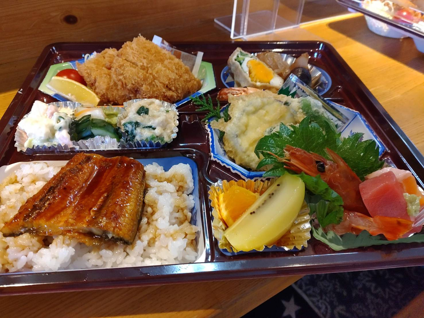 ちょっと贅沢なお弁当はいかがですか