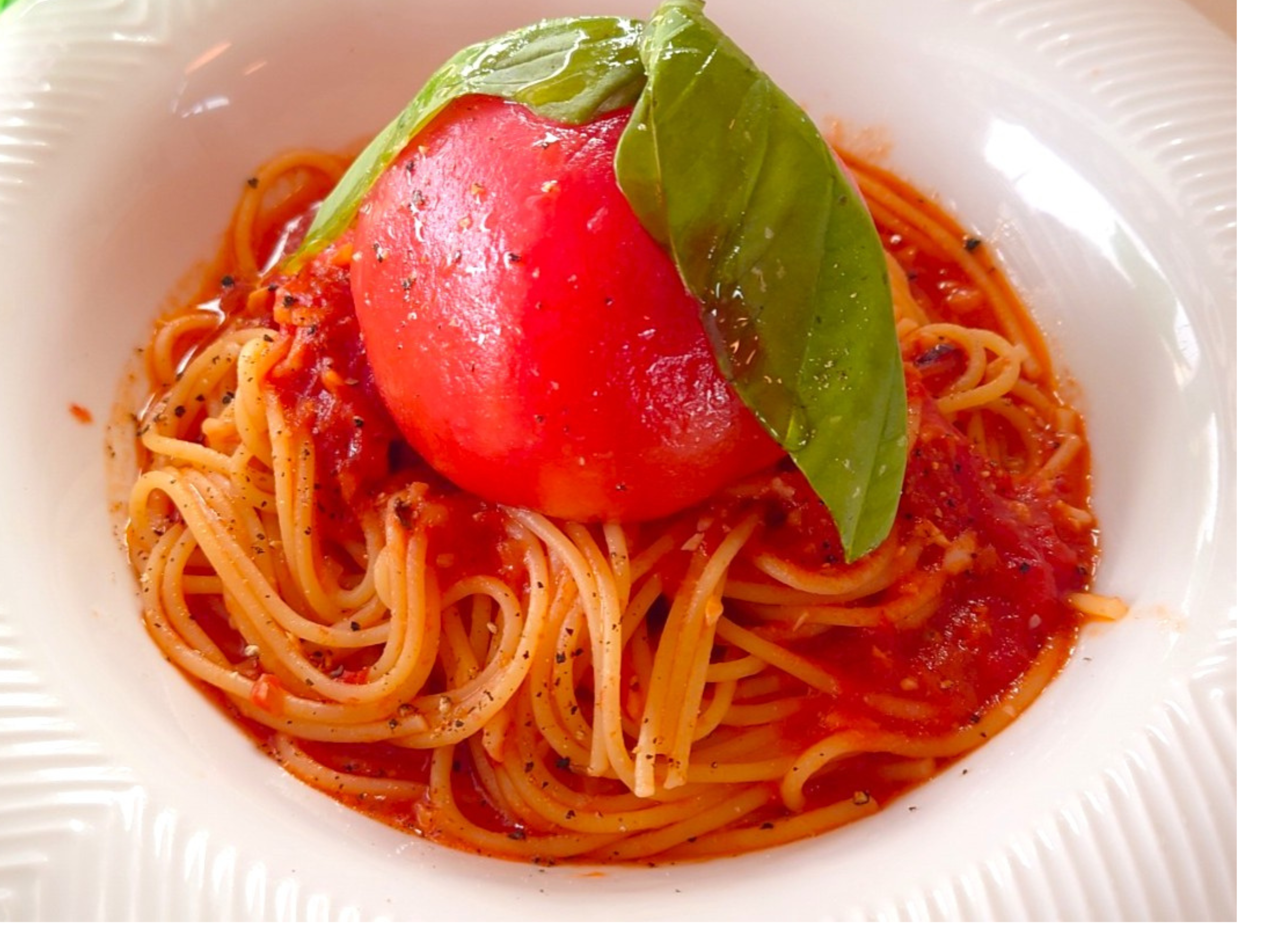 ランチは6種類(定番3、限定3)　月ごとに変わるパスタをお楽しみください ♪